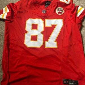 Travis kelce limited edition Jersey Kansas city chiefs. Mens size XL